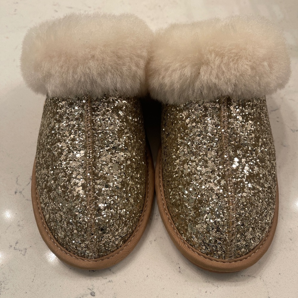 Ugg Gold Women’s Slippers - Size 7 US